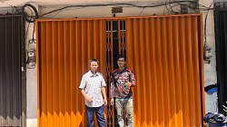 folding gate